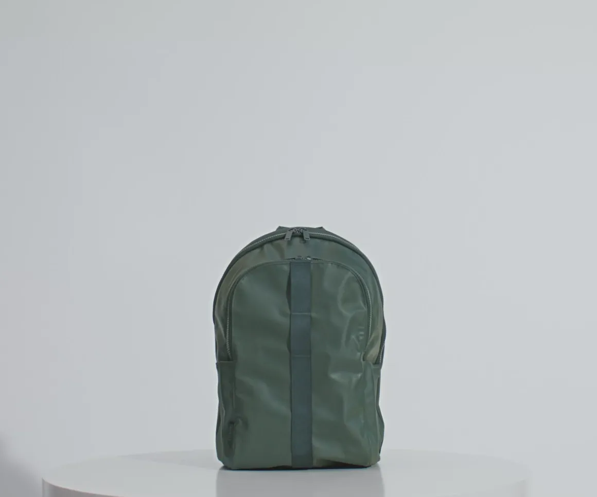 Active Backpack 26L in Jet Black