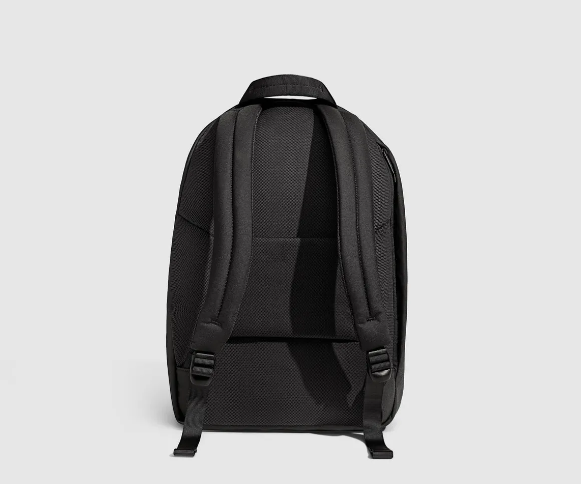 Active Backpack 26L in Jet Black