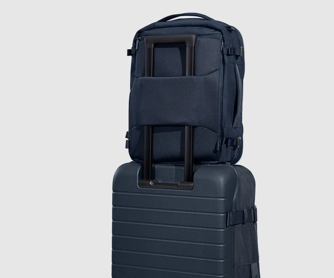 Active Convertible Backpack 25L in Navy Blue