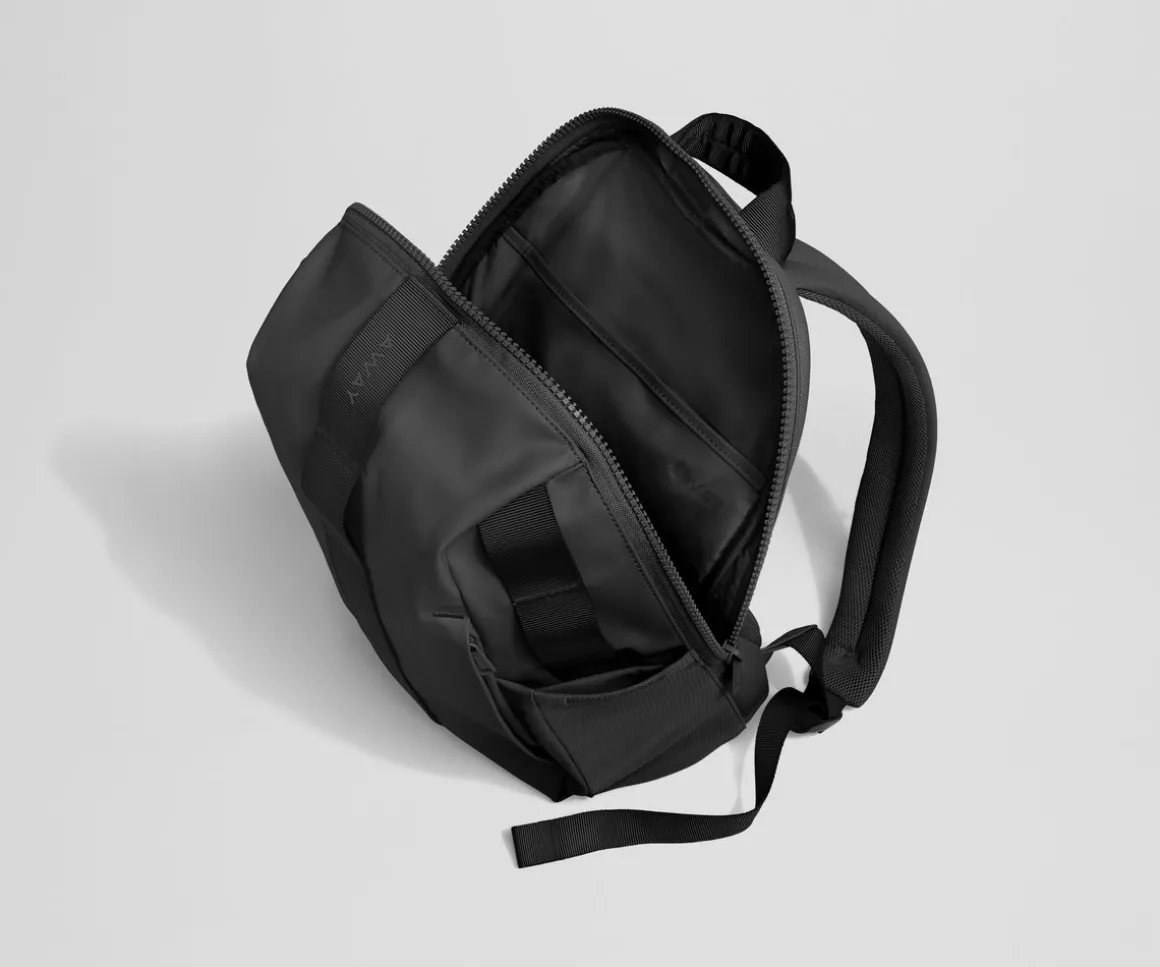Active Daypack 20L in Jet Black