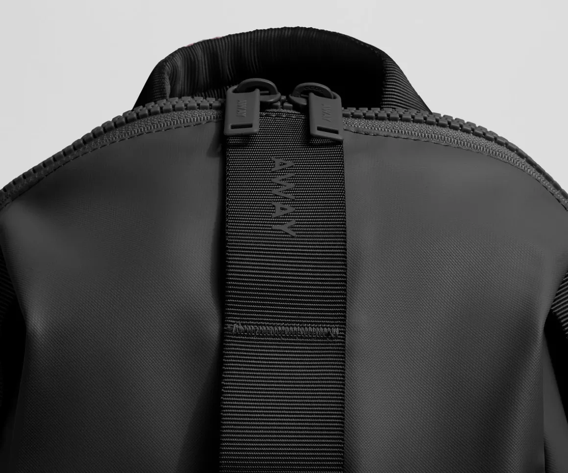 Active Daypack 20L in Jet Black