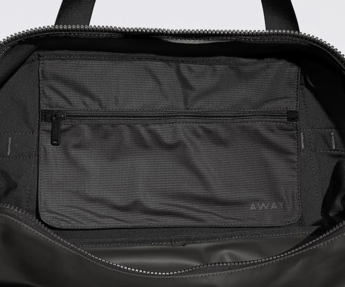 Active Duffle 40L in Jet Black