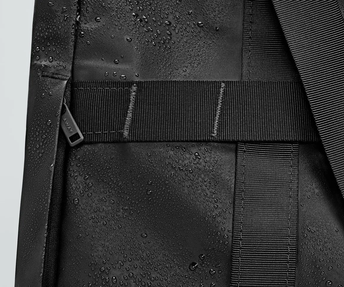 Active Tote 45L in Jet Black