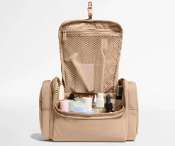 Featherlight Hanging Travel Vanity in Camel Brown