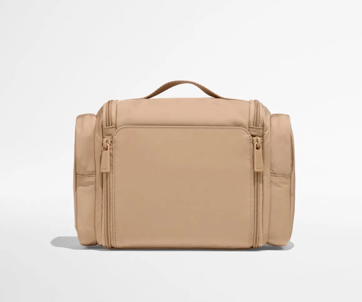 Featherlight Hanging Travel Vanity in Camel Brown