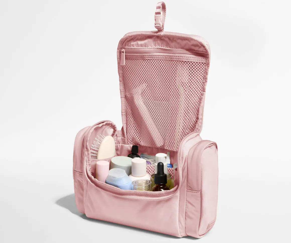 Featherlight Hanging Travel Vanity in Blush Pink