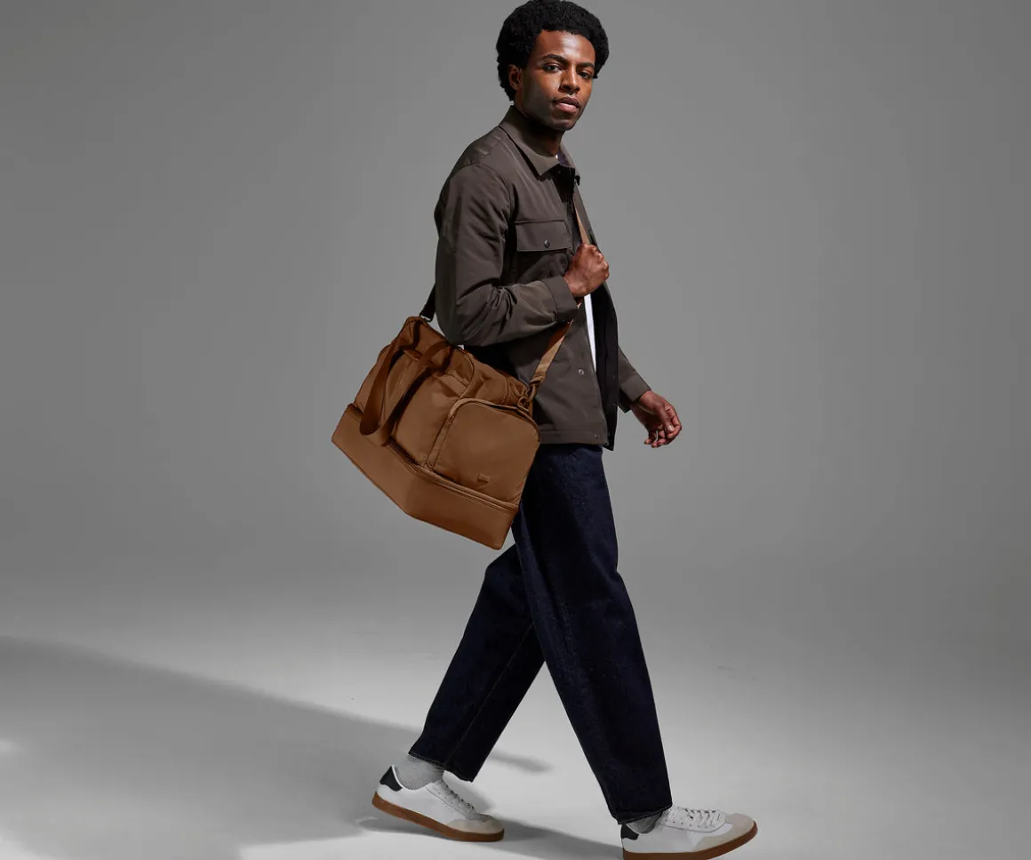Featherlight Weekender in Amaro Brown