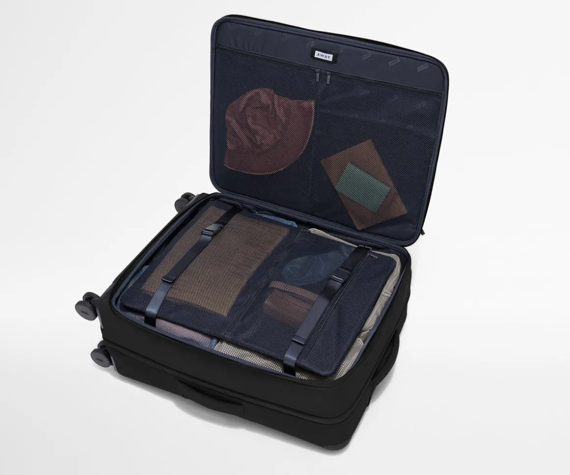 Softside Large in Jet Black