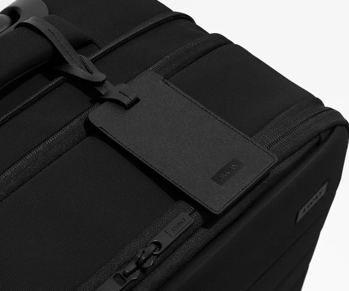 Softside Medium in Jet Black