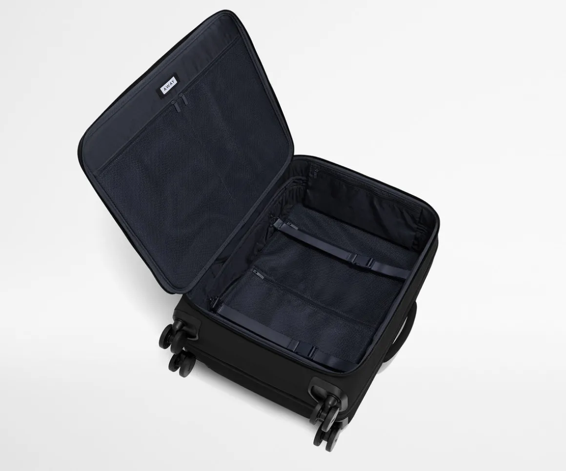 Softside Medium in Jet Black