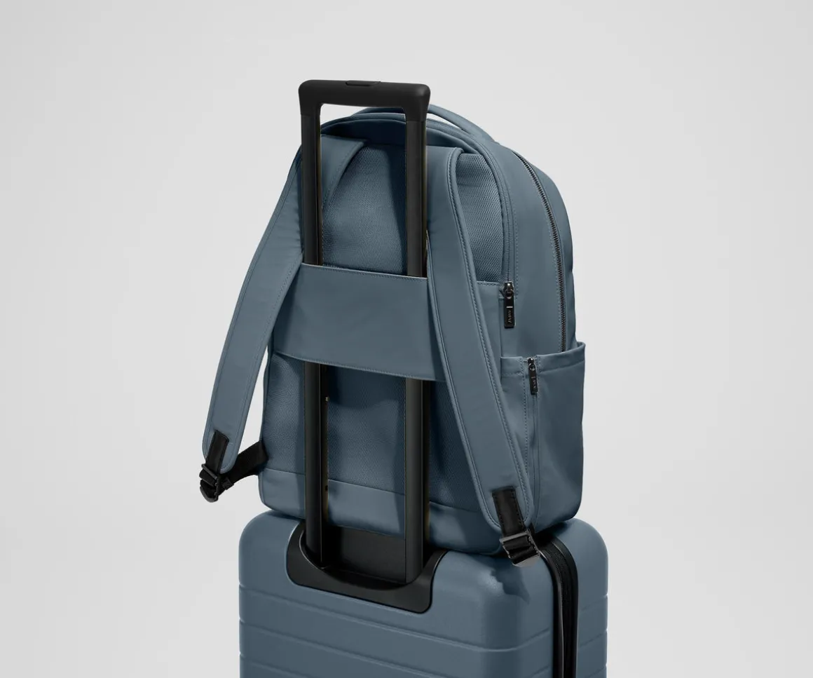 The Commuter Backpack in Coast Blue