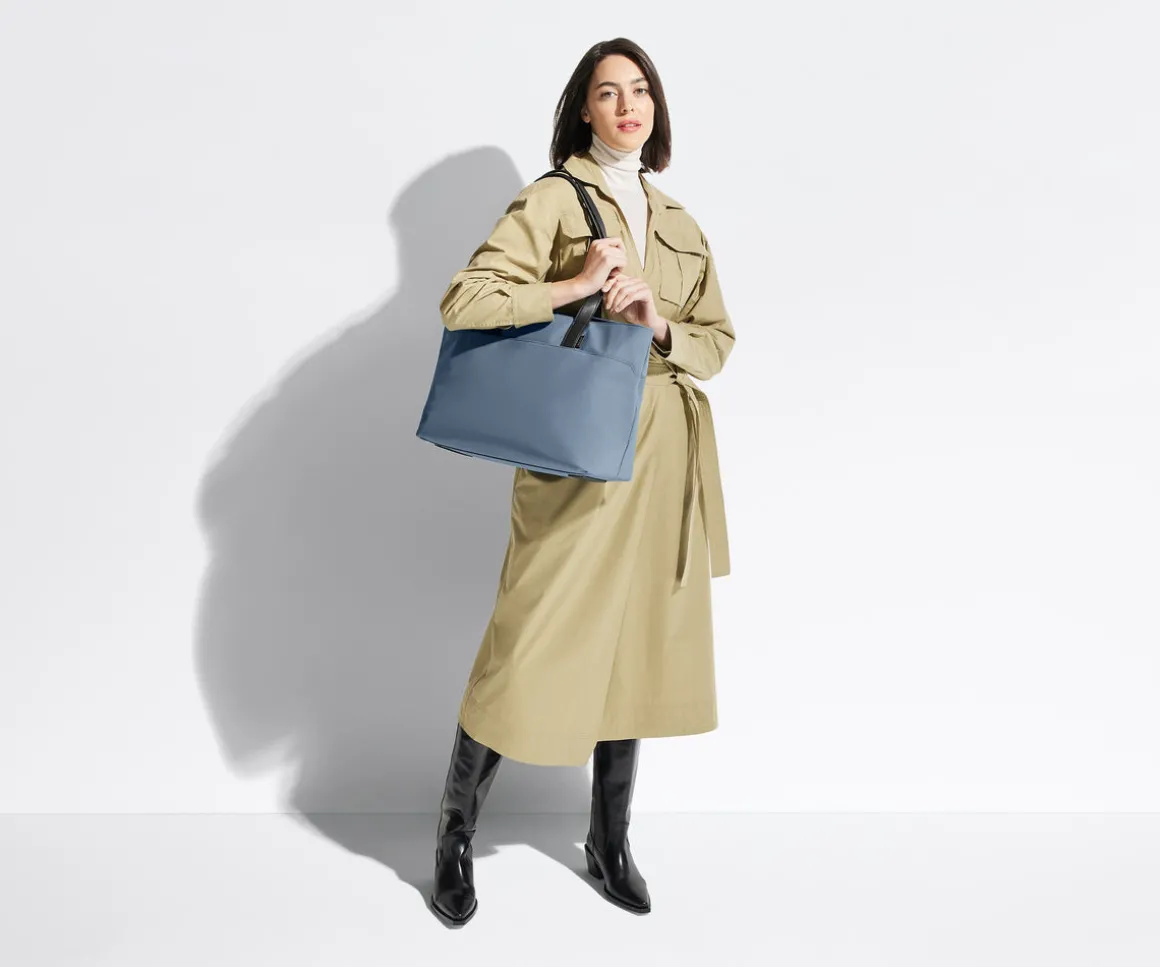 The Everywhere Tote in Coast Blue