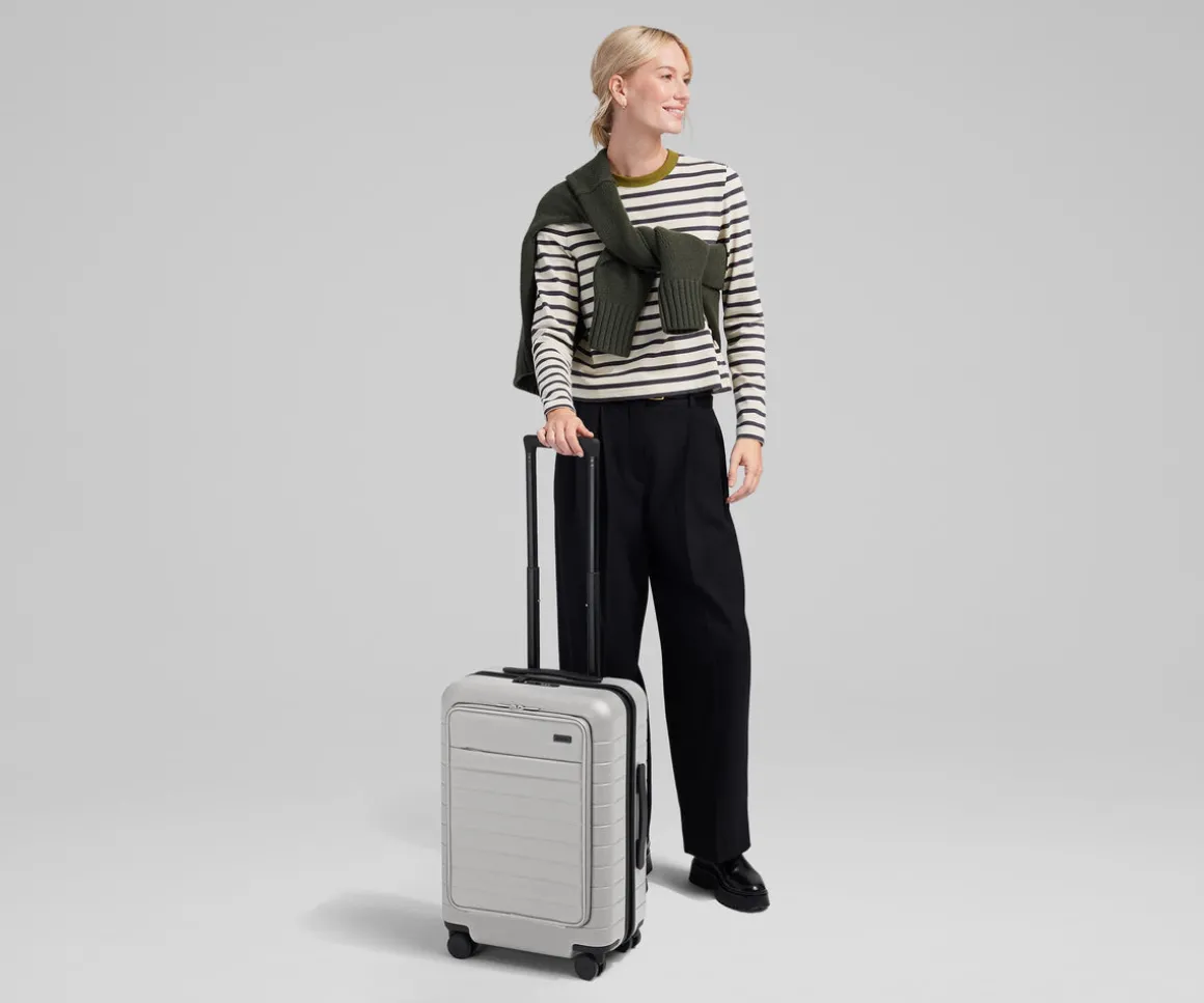 The Executive Bigger Carry-On in Cloud Gray