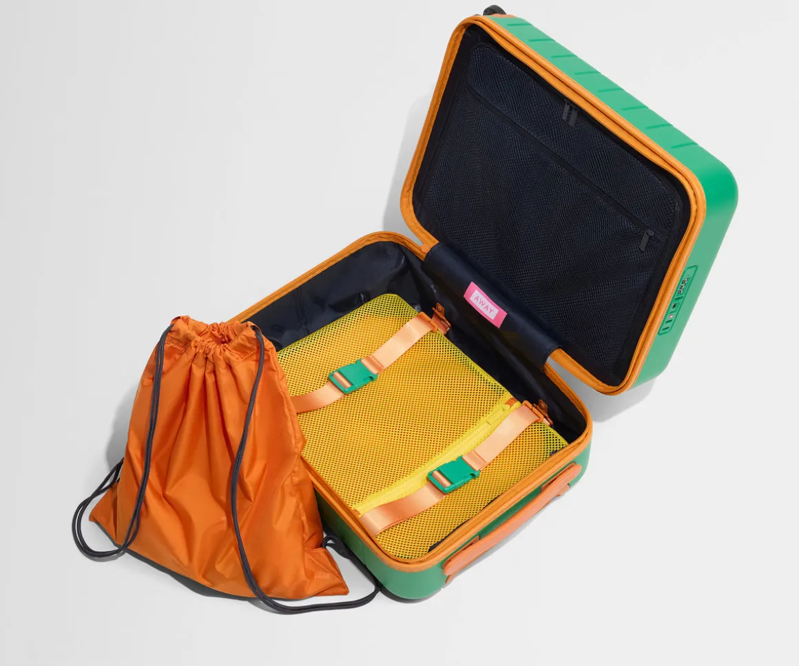 The Kids Carry-On in Froggy Green