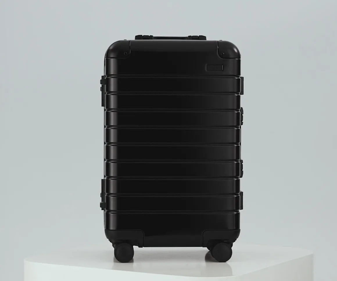 The Large: Aluminum Edition in Onyx Black
