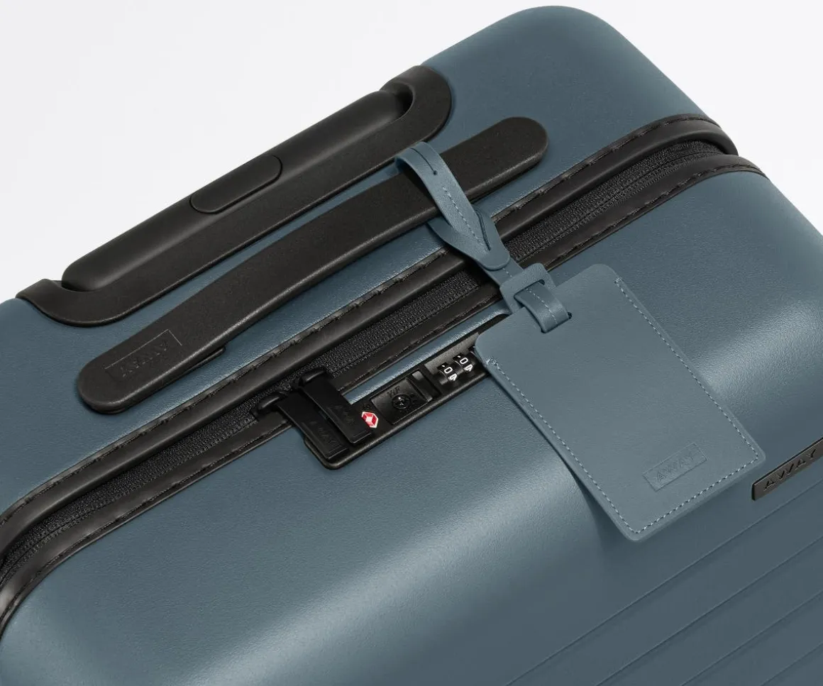 The Luggage Tag in Coast Blue