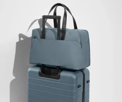 The Overnight Bag in Coast Blue