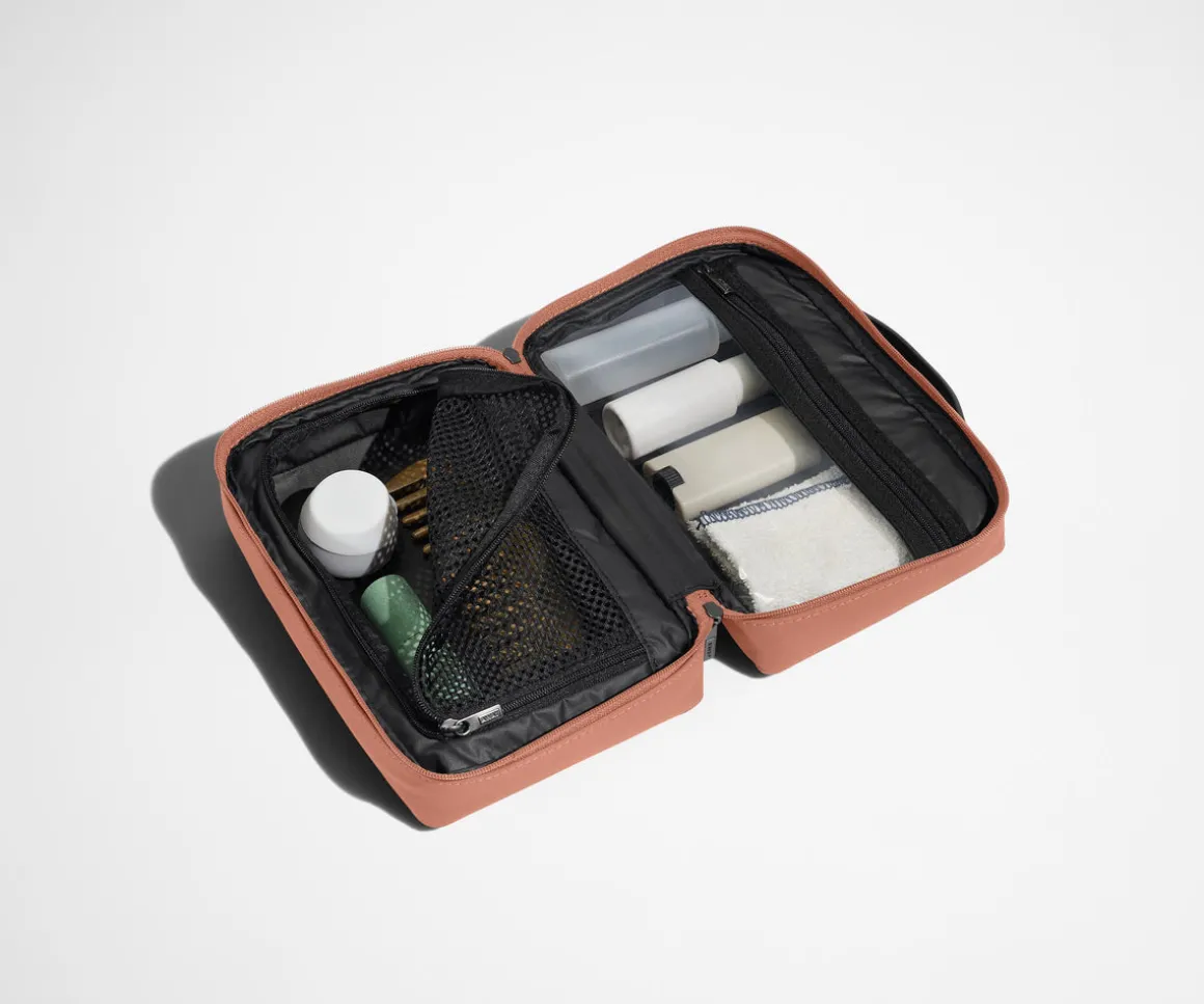 The Small Toiletry Bag in Clay Pink