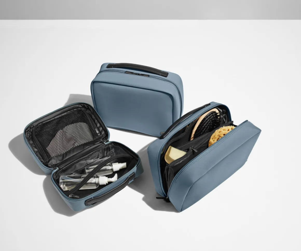 The Small Toiletry Bag in Coast Blue