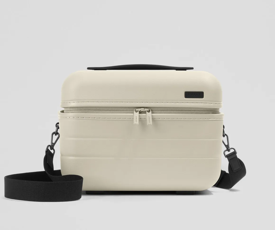 The Train Case in Salt White