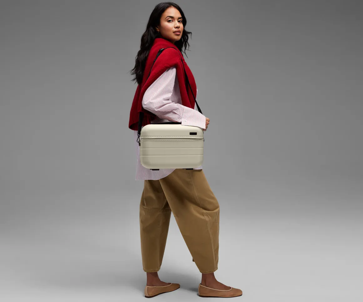 The Train Case in Salt White