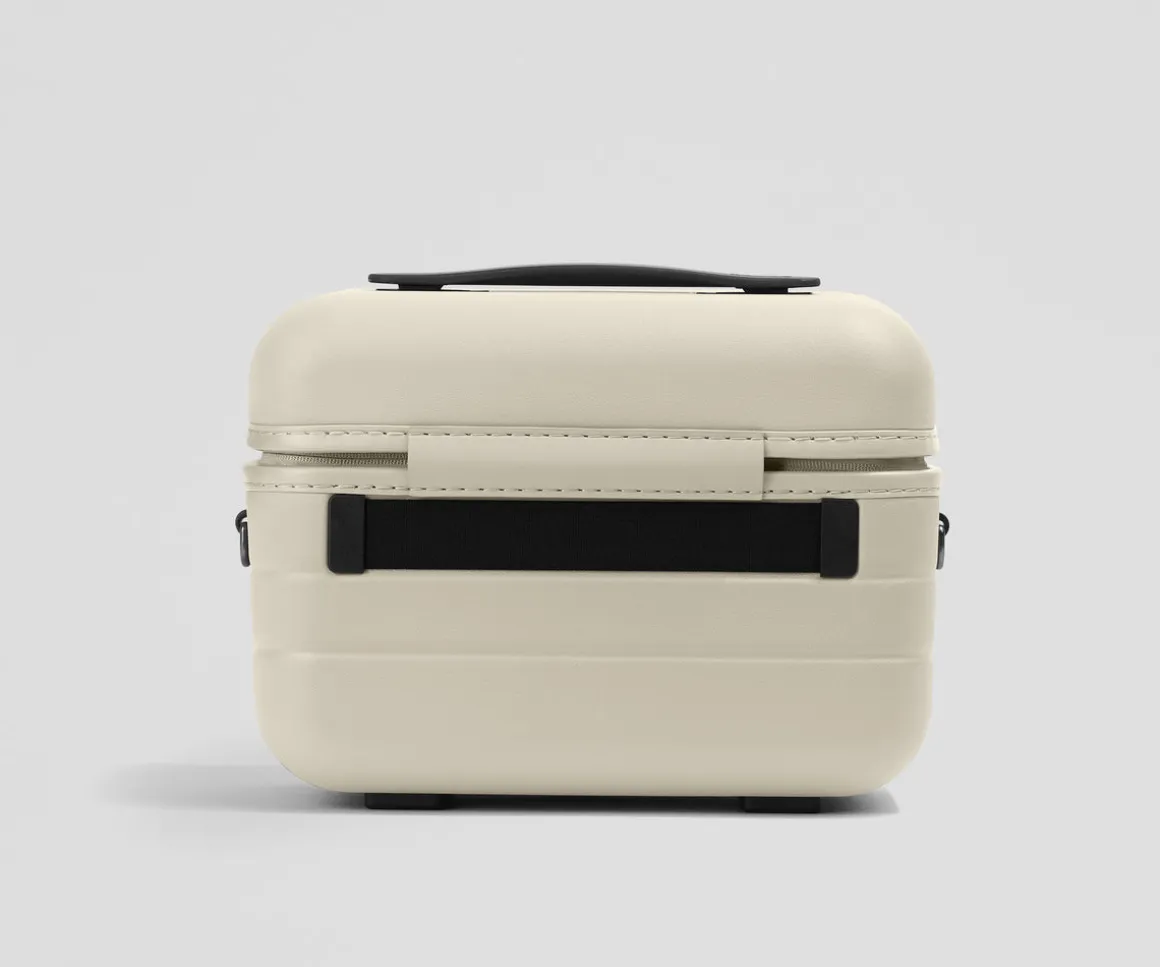 The Train Case in Salt White